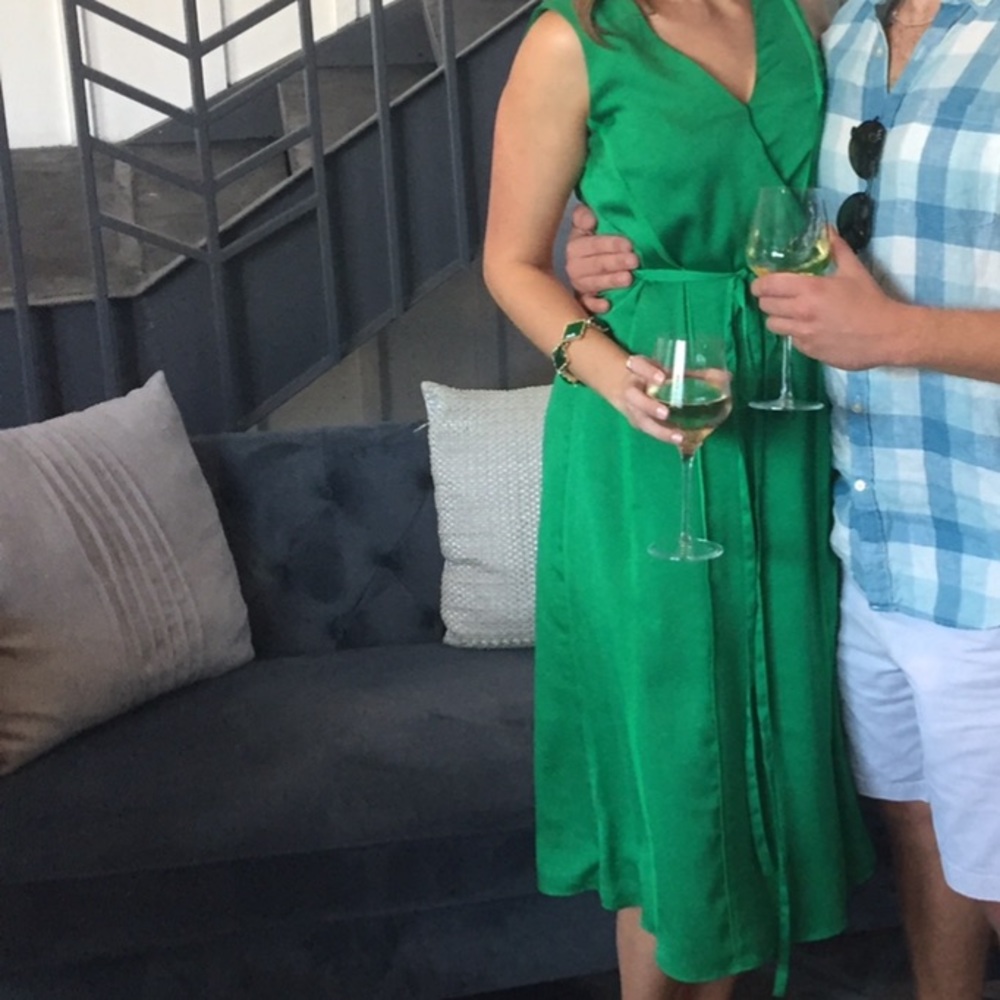 Stunning green midi wrap dress